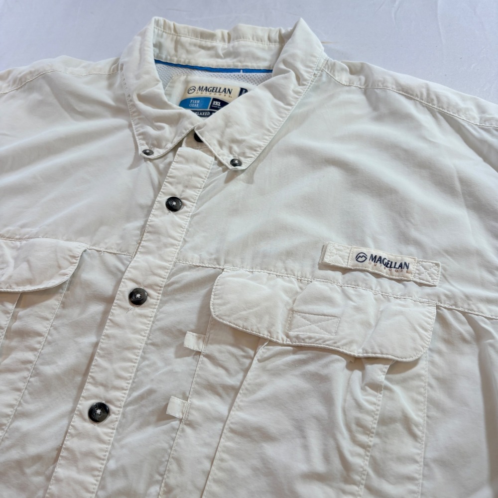 Magellan Outdoors Fish Gear Shirt Mens 2XL White Relaxed Fit Nylon Fishing Short